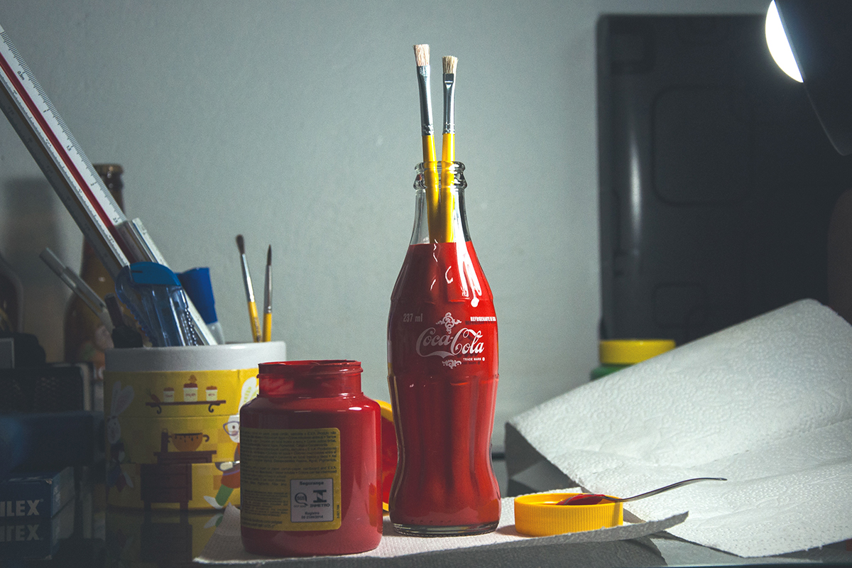 desk-light-wine-red-paint-drink-32720-pxhere